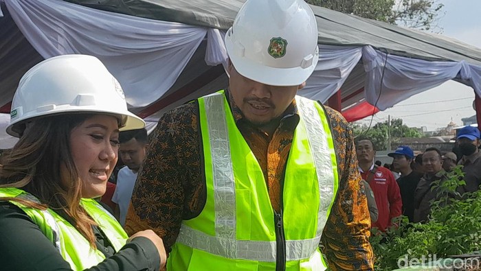 Meutya Hafid dan Bobby Nasution saat acara di Medan. (Nizar Aldi/detikSumut)