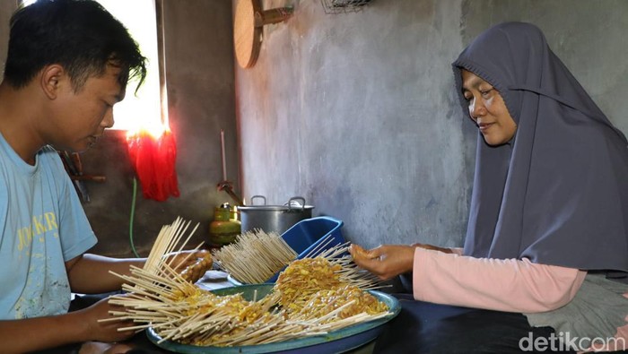 Pasutri penjual sate di Ponorogo berjuang untuk naik haji