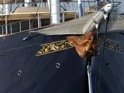 Potret Manusia Rp 2.000 Triliun Bucin Sama Pacar