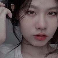 Selain Marselino Ferdinand, banyak pria Indonesia lain yang menaruh perhatian pada Phyadeht. Tak sedikit yang menggoda wanita tersebut di kolom komentar. Foto: Instagram Phyadeth Rotha