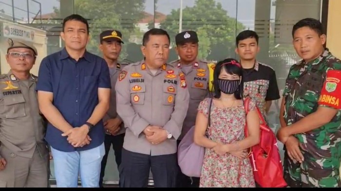 Polisi amankan pengamen wanita yang viral aniaya anak di Kembangan, Jakarta Barat.