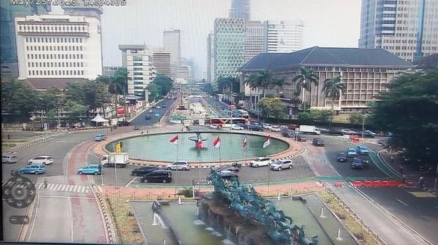 Polisi mengimbau masyarakat menghindari kawasan Patung Kuda yang ada di silang Monas karena sedang berlangsung aksi demonstrasi. (Twitter @TMCPoldaMetro)
