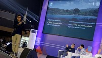 Sandiaga juga memberikan paparannya soal dunia ekonomi kreatif kepada generasi muda di Surabaya.