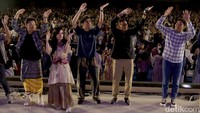 Ini momen saat Menparekraf Sandiaga Uno ditantang untuk bisa mengikuti berjoget Tiktok ‘Asmalibrasi’ yang sedang viral.