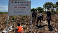 Satgas Bantuan Likuiditas Bank Indonesia (BLBI) melalui Panitia Urusan Piutang Negara (PUPN) melakukan penyitaan atas barang jaminan obligor Santoso Sumali.