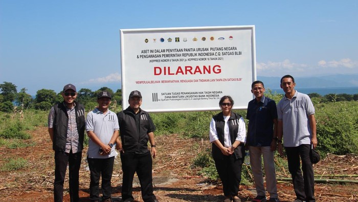 Satgas BLBI Sita Lagi Tanah Obligor BLBI Luas Banget! Ini Potretnya Satgas BLBI melalui Panitia Urusan Piutang Negara (PUPN) melakukan penyitaan atas barang jaminan obligor Santoso Sumali. Hal ini mengingat Santoso belum menyelesaikan seluruh kewajibannya.