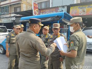 Satpol PP Ancam Kembali Bongkar Ruko Makan Jalan Jika Tak Dibongkar Pemilik