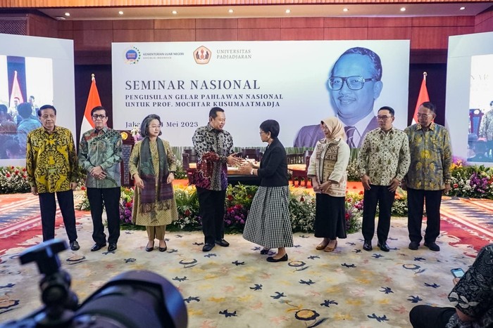 Seminar Nasional Pengusulan Gelar Pahlawan Nasional untuk Prof. Mochtar Kusumaatmadja
