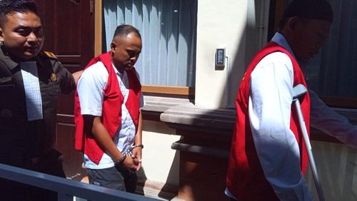 Sidang kasus pembunuhan Gusti Agung Mirah Lestari di PN Denpasar ditunda menjadi Selasa (30/5/2023), karena putusan belum siap.