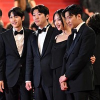 Sayangnya Song Joong Ki batal menggandeng istri barunya Katy Louise Saunders di Festival Film Cannes. Foto: Getty Images