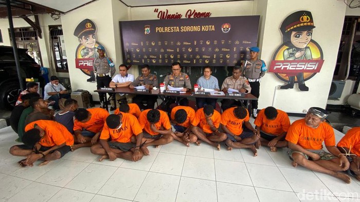 Kapolresta Sorong Kota Kombes Happy Perdana Yudianto pimpin rilis pengungkapan kasus.