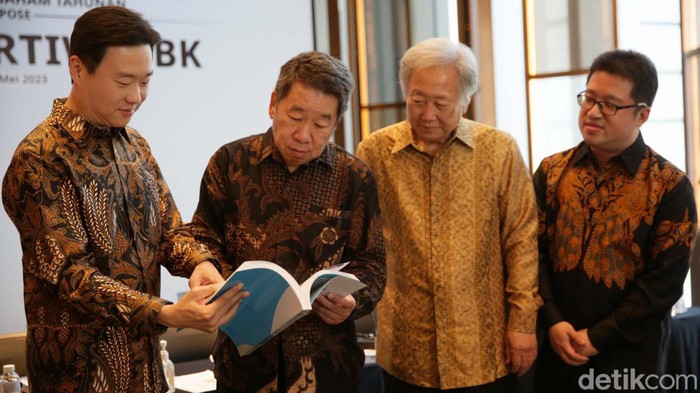 Surya Pertiwi Bagikan Deviden Rp 135 M Surya Pertiwi gelar RUPST di Jakarta, Kamis (25/5/2023). Dalam rapat ini disetujui pembagian dividen tunai sebesar Rp 135 miliar.