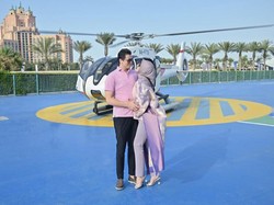 8 Foto Liburan Syahrini di Dubai, Under Water Dinner Hingga Naik Helikopter