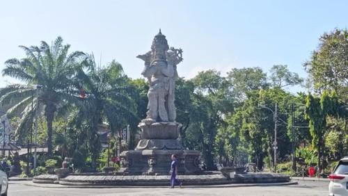 Tampilan Patung Catur Muka Denpasar yang telah usai dilakukan pemeliharaan pada Kamis (25/5/2023). (Ni Made Lastri Karsiani Putri-detikBali)