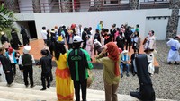 Mahasiswa DKV Fakultas Seni Rupa dan Desain (FSRD) ITB menjalani ujian akhir semester (UAS) dengan konsep cosplay berbagai karakter untuk mata kuliah Psikologi Komunikasi. Foto: Kayla Seraphine Setiadipura