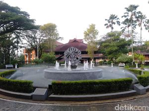 Kampus Jawab BEM UI soal Uang Kuliah: Punya Pajero Masa UKT Rp 500 Ribu