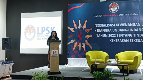 Wakil Ketua LPSK (Lembaga Perlindungan Saksi dan Korban) RI, Livia Istania DF Iskandar saat sosialisasi kewenangan LPSK dalam Undang-Undang Nomor 12 Tahun 2022 tentang Tindak Pidana Kekerasan Seksual di Kuta, Badung, Bali, Kamis (25/5/2023). (Triwidiyanti/detikBali)