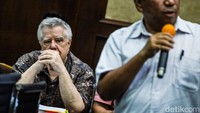 Thomas Anthony mendengarkan penjelasan saksi dalam sidang lanjutan kasus korupsi pengadaan satelit Kemhan di Pengadilan Tindak Pidana Korupsi (Tipikor), Jakarta Pusat, Kamis (25/5/2023).