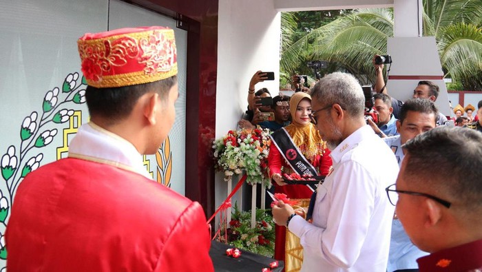 Yasonna H Laoly Jadi Nama Aula Imigrasi Banggai Kantor Imigrasi Kelas II Non TPI Banggai mengabadikan nama Menteri Hukum dan HAM (Menkumham) Yasonna H. Laoly sebagai nama aula. Aula tersebut telah diresmikan.