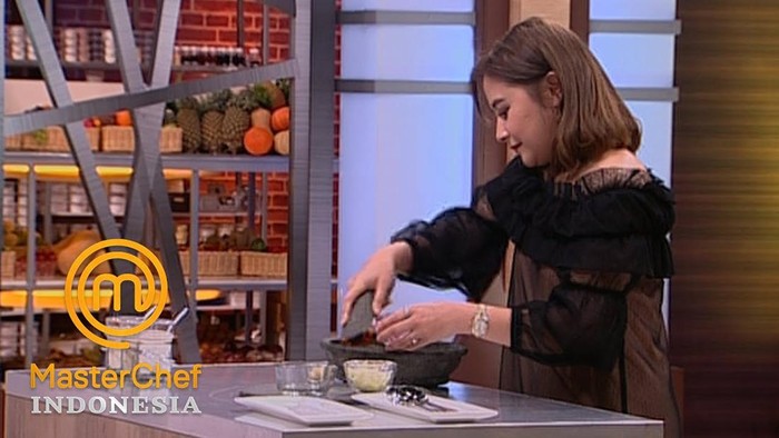 5 Seleb yang Hobi Makan dan Bikin Sambal Sendiri, Prilly hingga Ussy
