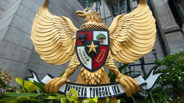 Burung Garuda Pancasila merupakan simbol bangsa Indonesia yang memiliki makna dan nilai-nilai luhur di dalamnya. Lantas, apa arti lambang Garuda Pancasila?