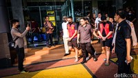 Sebelumnya, keduanya berstatus sebagai tahanan Polda Metro Jaya usai ditetapkan menjadi tersangka kasus penganiayaan terhadap David Ozora (17). 
