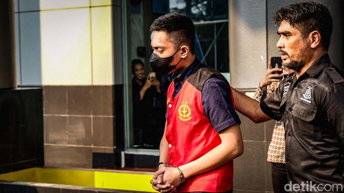 Mario Dandy dan Shane Lukas sudah dilimpahkan ke jaksa hari ini. Tersangka penganiayaan terhadap David Ozora ini menjadi tahanan jaksa.