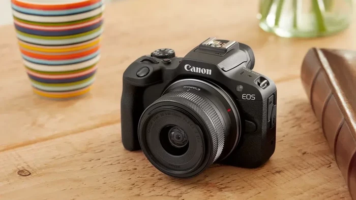 Canon EOS R100