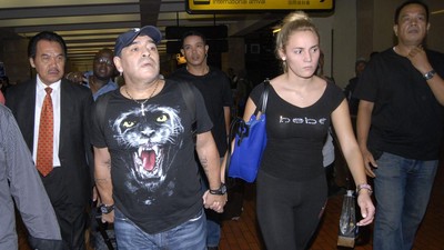 Foto Nostalgia Momen Diego Maradona Main ke Jakarta