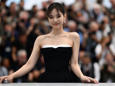 Gaya 7 Artis Korea di Festival Film Cannes, Song Joong Ki - Jennie BLACKPINK