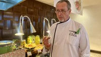 Cita rasanya autentik karena diracik langsung oleh Chef Jean-Pierre yang berasal dari Prancis. Pilihan menunya pun beragam, mulai dari hidangan pembuka, hidangan utama, dan makanan penutup. Foto: detikcom/Riska Fitria