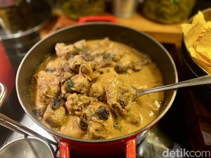 Ada Chicken Chasseur dan Mille-feuille Autentik Prancis di Restoran Ini
