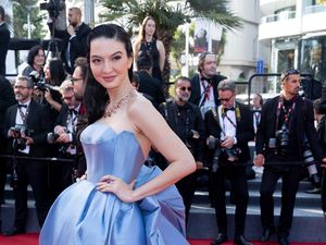 Pakai Kebaya, Raline Shah Tuai Pujian di Cannes Film Festival