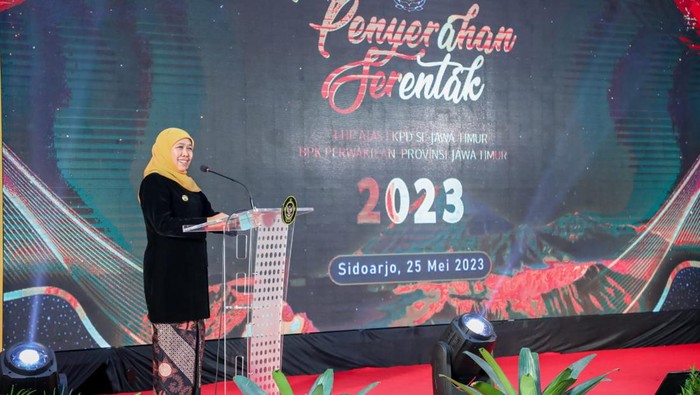 Gubernur Khofifah