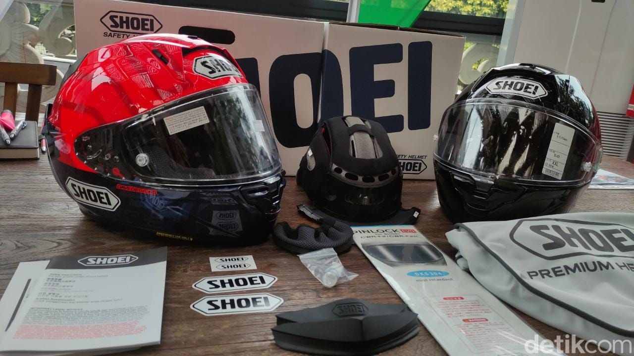Helm Shoei X-15 replika Marc Marquez.