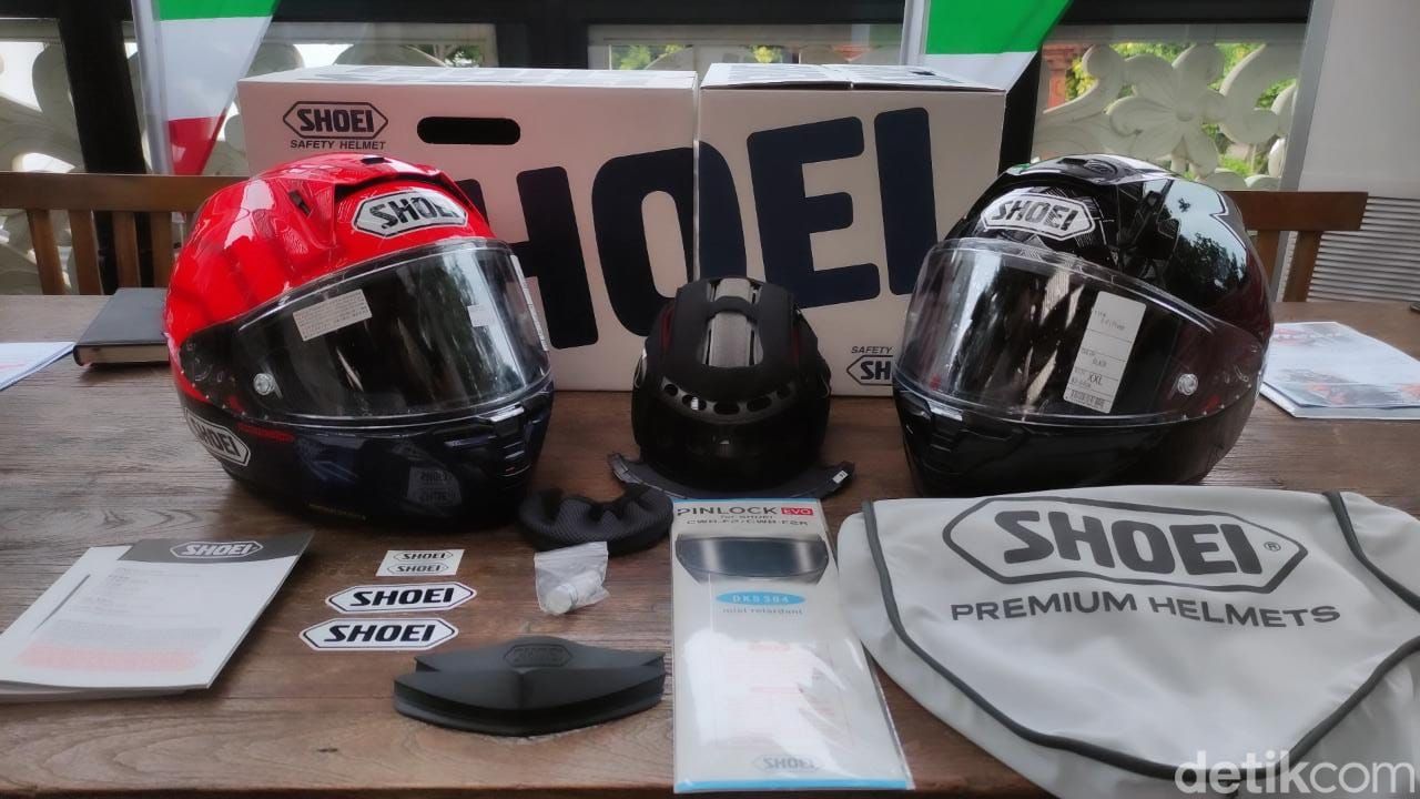 Helm Shoei X-15 replika Marc Marquez.