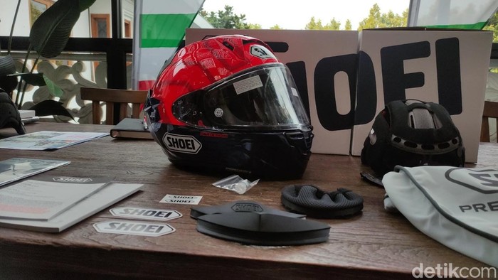 Helm Shoei X-15 replika Marc Marquez.