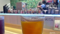 Selain racikan teh hangatnya, di sini juga ada mocktail tea. Uniknya teh mocktail yang disajikan diracik dengan kombucha yang difermentasi sendiri pada laboratorium pribadi. Foto: detikcom