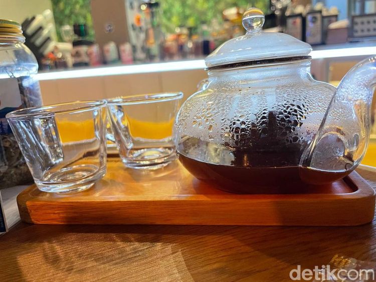 Slurrp! Segarnya Teh Artisan di Kedai Hidden Gem Cipete
