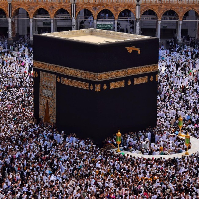 Mengintip Isi Kabah, Ruang Suci yang Jarang Terekspos ke Publik