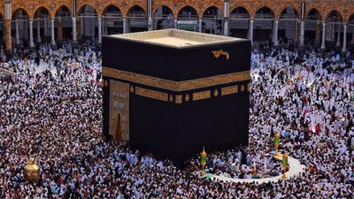 Mengintip Isi Kabah, Ruang Suci yang Jarang Terekspos ke Publik