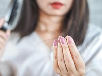 7 Bahan Alami yang Ada di Dapur Ini Bisa Atasi Rambut Rontok
