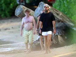 Sosok Pria Berduit Rp 62 Triliun yang Disebut Netizen Gelandangan