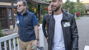 Namun tentu ada kalanya Jack Dorsey berpenampilan necis seperti ini. Foto: Getty Images