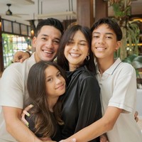 Saat ini Jason bersama keluarganya diketahui tinggal di Bali. Sayangnya meski sudah cukup umur tampaknya Jason belum memiliki akun Instagram pribadi. Foto: Instagram