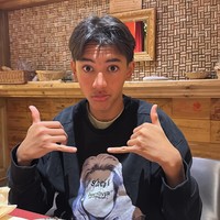 Menikah pada bulan Mei tahun 2006 dengan Andrew White, Nana Mirdad kini telah dikaruniai 2 orang anak. Anak pertamanya diketahui bernama Jason Deandra White. Saat ini Jason sudah remaja. Foto: Instagram