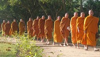 Ritual oleh sejumlah biksu dan samanera tersebut sebagai penghormatan kepada ajaran Buddha.  