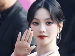 Foto Karina aespa yang Miliki Visual Unreal, Pakai Kalung Rp 18 M di Cannes