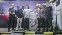 Hadir dalam acara tersebut, Head of eMobiloty ABB Reza Andy, Direktur Marketing & Promotions Town Square Group Arthur Bubu, CEO Casion Kevin Pudjiadi, Staf Khusus Kepresidenan Republik Indonesia Diaz Hendropriyono dan After Sales & Digital Marketing Porsche Indonesia Jericho Wilyan.