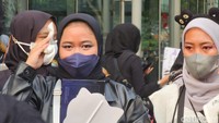 ARMY datang dengan berbagai atribut dan juga makeup. Menambah kemeriahan suasana jelang konser. (Foto: Aisyah/detikcom)